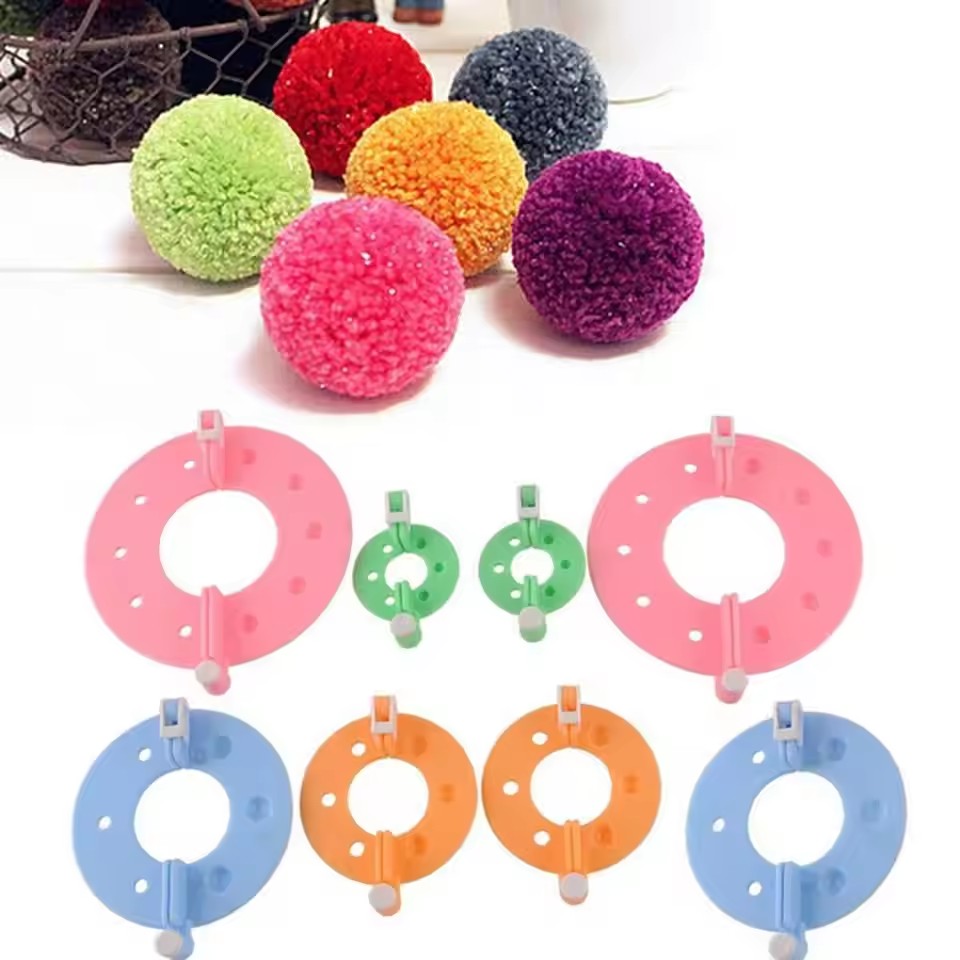طقم صنع كرات الفرو 8 قطع بـ4 أ - مراجعة Pom Pom Maker Tool وسعره