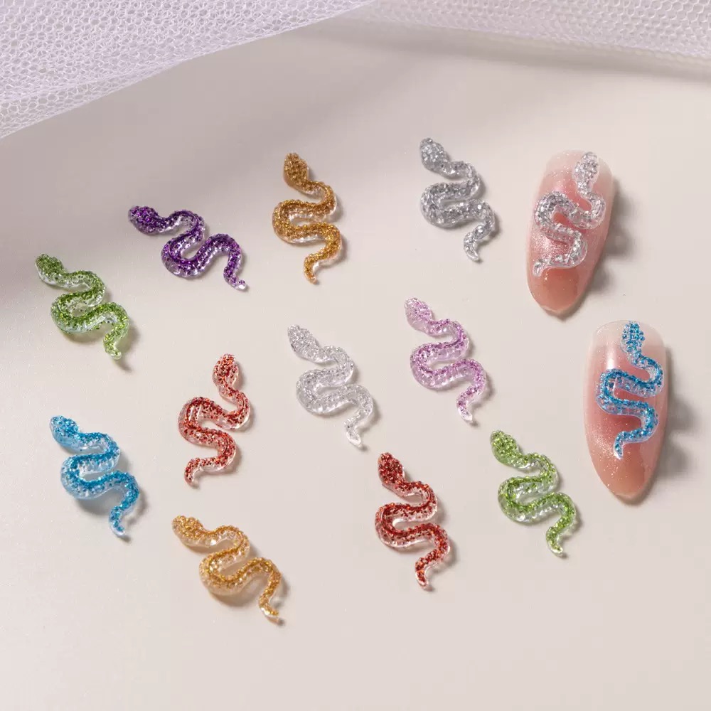 حليات راتنجية صغيرة لامعة على  - مراجعة Embellishment Glue Craft وسعره
