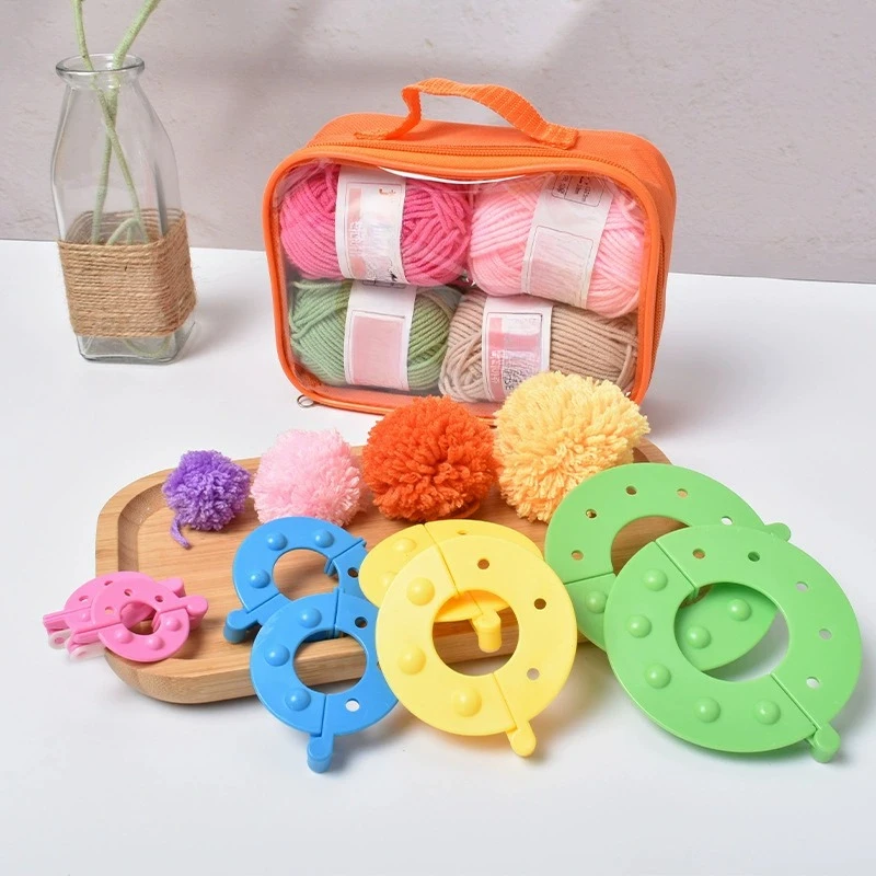 8 قطعة 4 أحجام زغب الكرة ويفر  - مراجعة Pom Pom Maker Tool وسعره